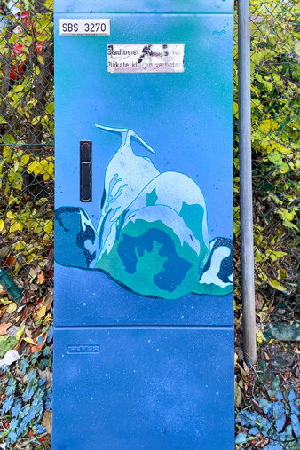 Graffiti-Projekt Medienkasten gestaltet mt einem Wal