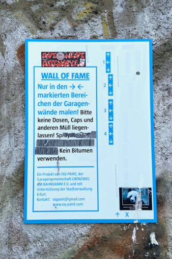 Wall of Fame – Grenzweg Beschilderung