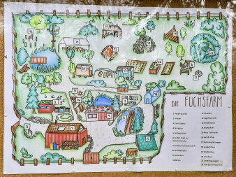 gemalter Lageplan der Erfurter Fuchsfarm – NaturErlebnisGarten